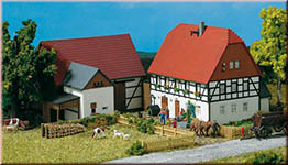 015-11350 - 1:87 Kleines Gehöft